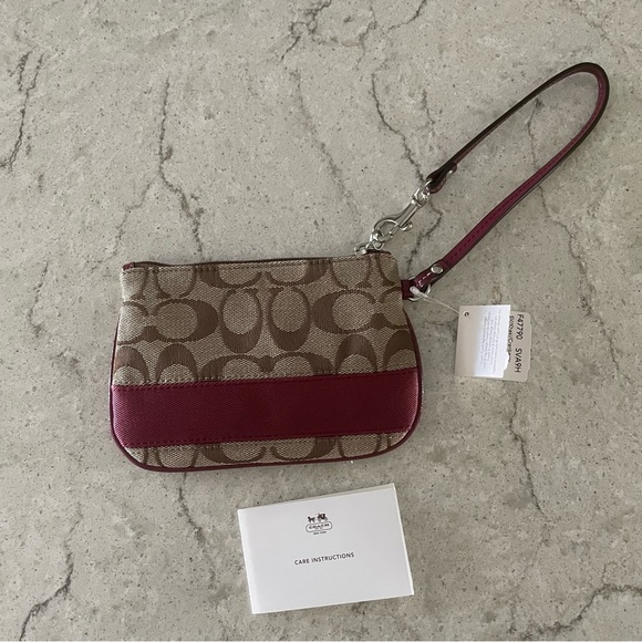 BNWT Coach Signature Small Wristlet Pouch Wallet Cranberry/Khaki - Picture 3 of 8